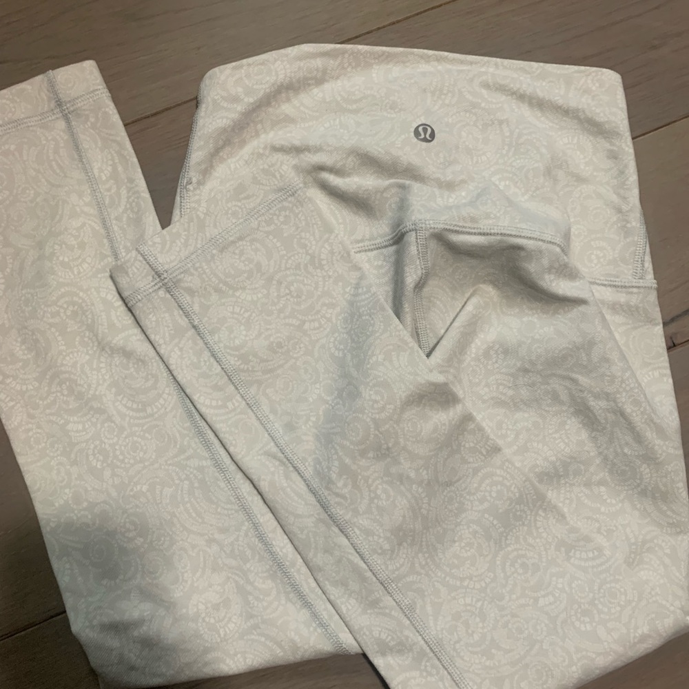 Lululemon leggings size 4
